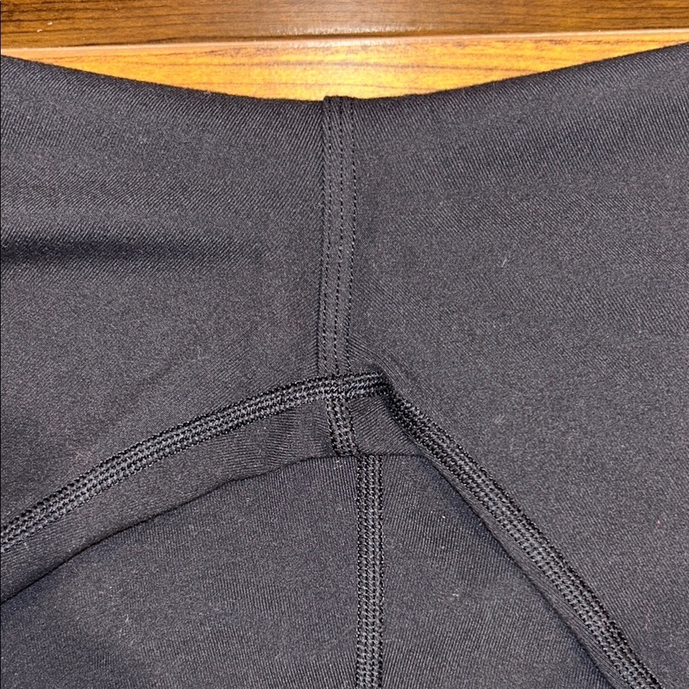 Lululemon Women’s Black Pants, Size 6 - Picture 6 of 7
